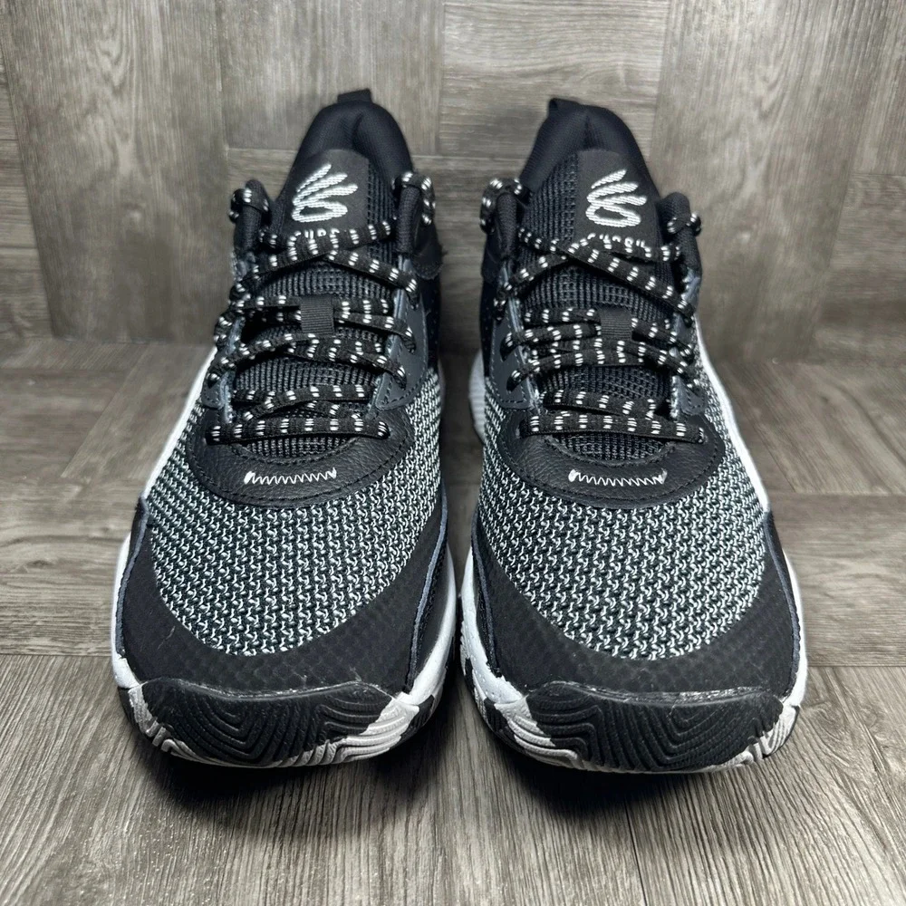 Under Armour Basketball Shoes Men 7 Black White Mesh NEW 3027626-001